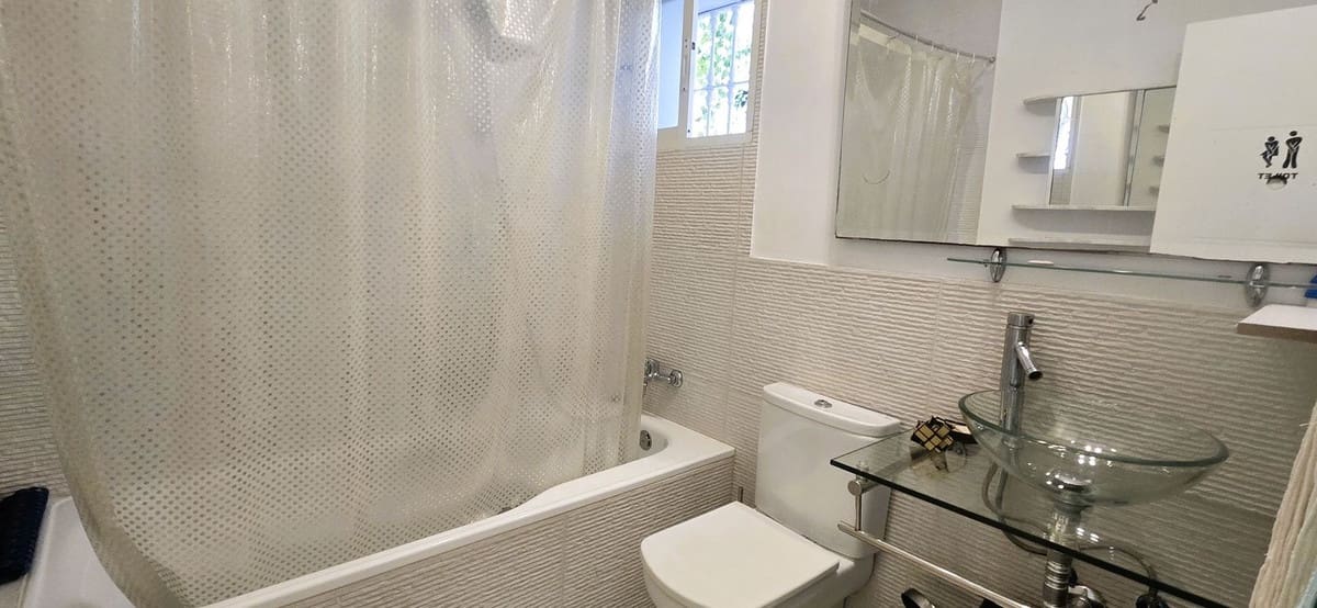 3 slaapkamer Villa te koop in Las Chapas met zwembad garage - € 580.000 (Ref: 9769117)