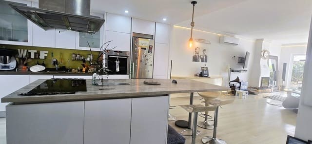 3 slaapkamer Villa te koop in Las Chapas, Marbella met zwembad garage - € 580.000 (Ref: 9769117)