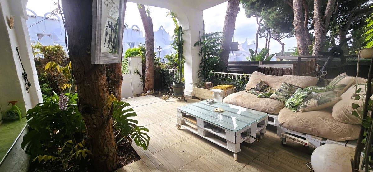 3 slaapkamer Villa te koop in Las Chapas met zwembad garage - € 580.000 (Ref: 9769117)