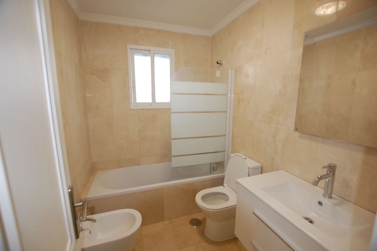 2 chambre Appartement à vendre à Aloha Golf avec piscine garage - 465 000 € (Ref: 9769123)