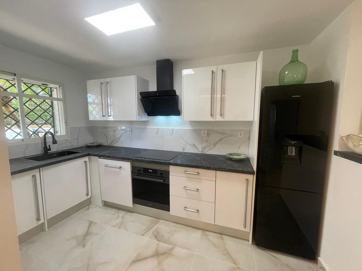 2 chambre Appartement à vendre à Aloha Golf avec piscine garage - 465 000 € (Ref: 9769123)