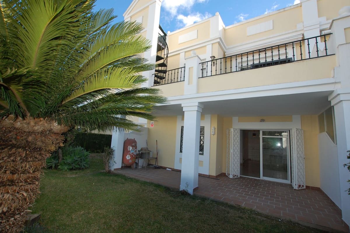 2 chambre Appartement à vendre à Aloha Golf avec piscine garage - 465 000 € (Ref: 9769123)