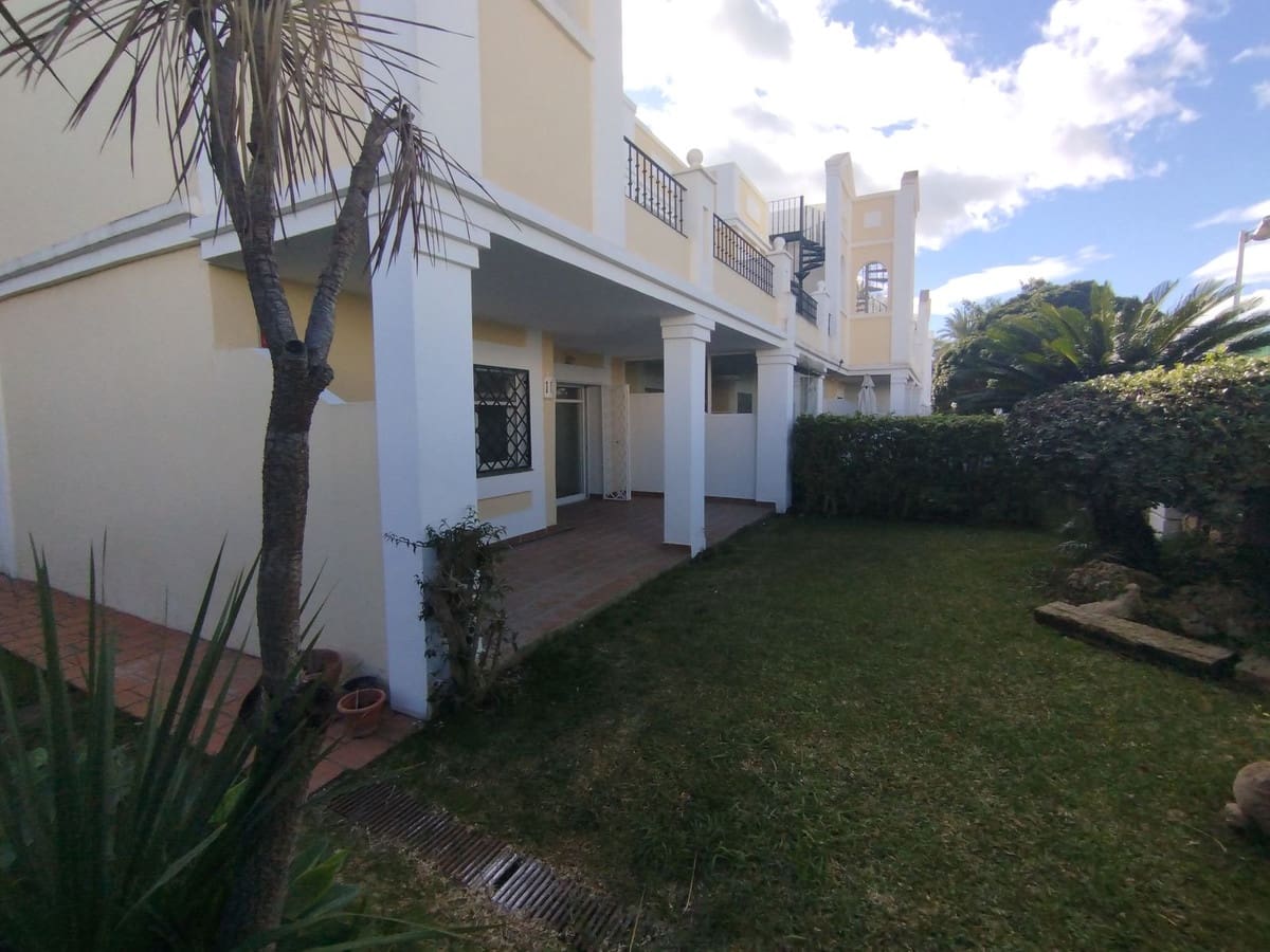 2 chambre Appartement à vendre à Aloha Golf avec piscine garage - 465 000 € (Ref: 9769123)