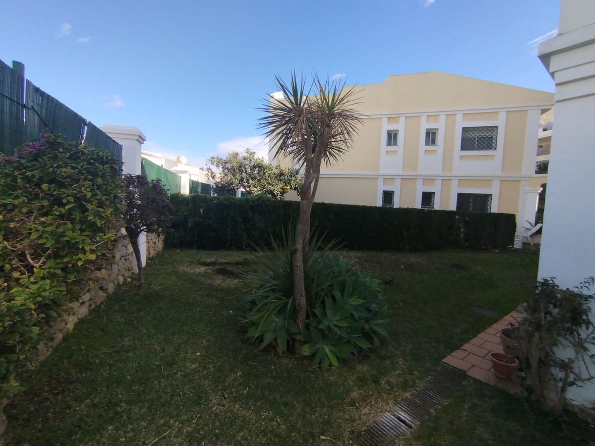 2 chambre Appartement à vendre à Aloha Golf avec piscine garage - 465 000 € (Ref: 9769123)