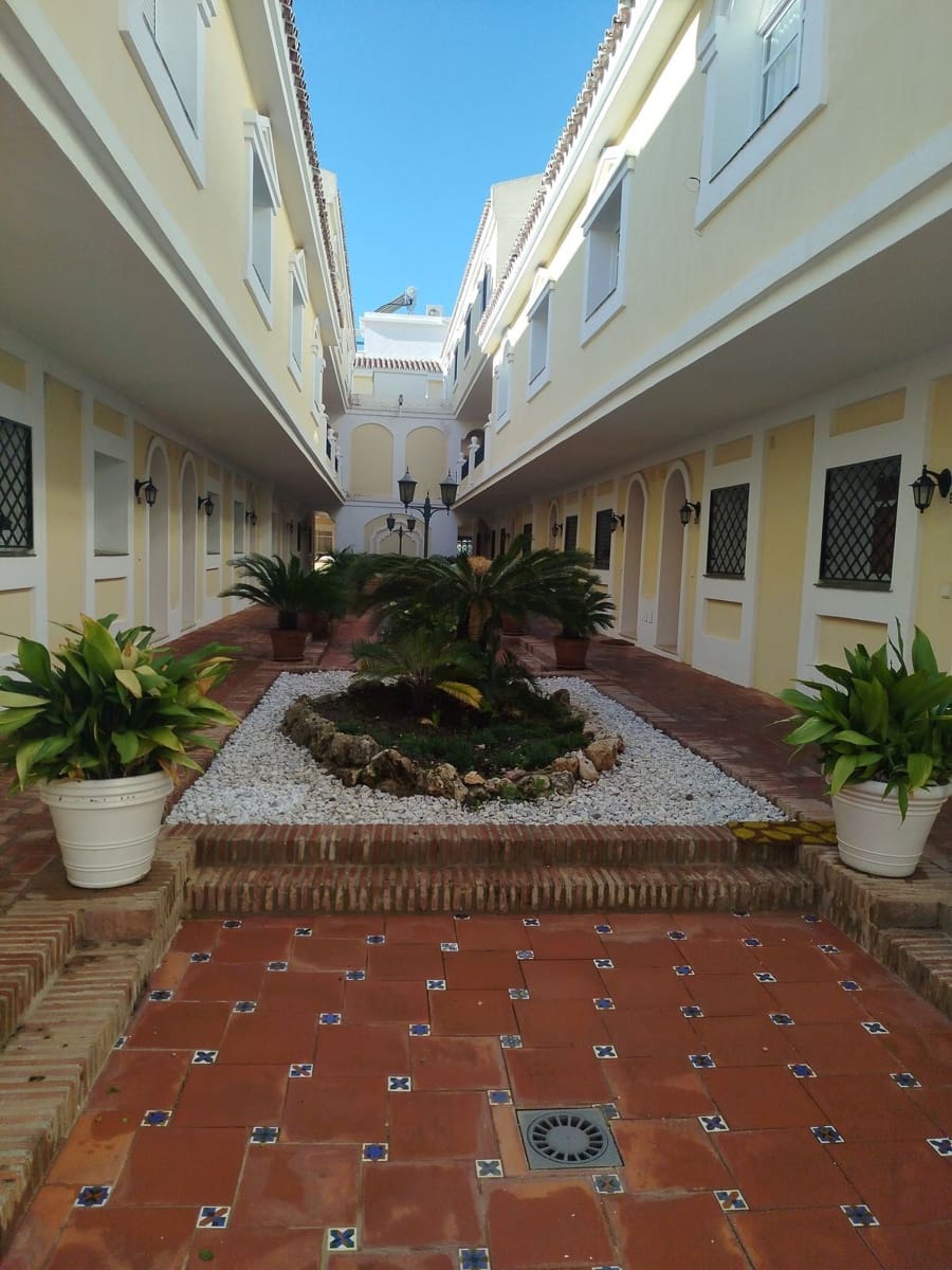 2 chambre Appartement à vendre à Aloha Golf avec piscine garage - 465 000 € (Ref: 9769123)