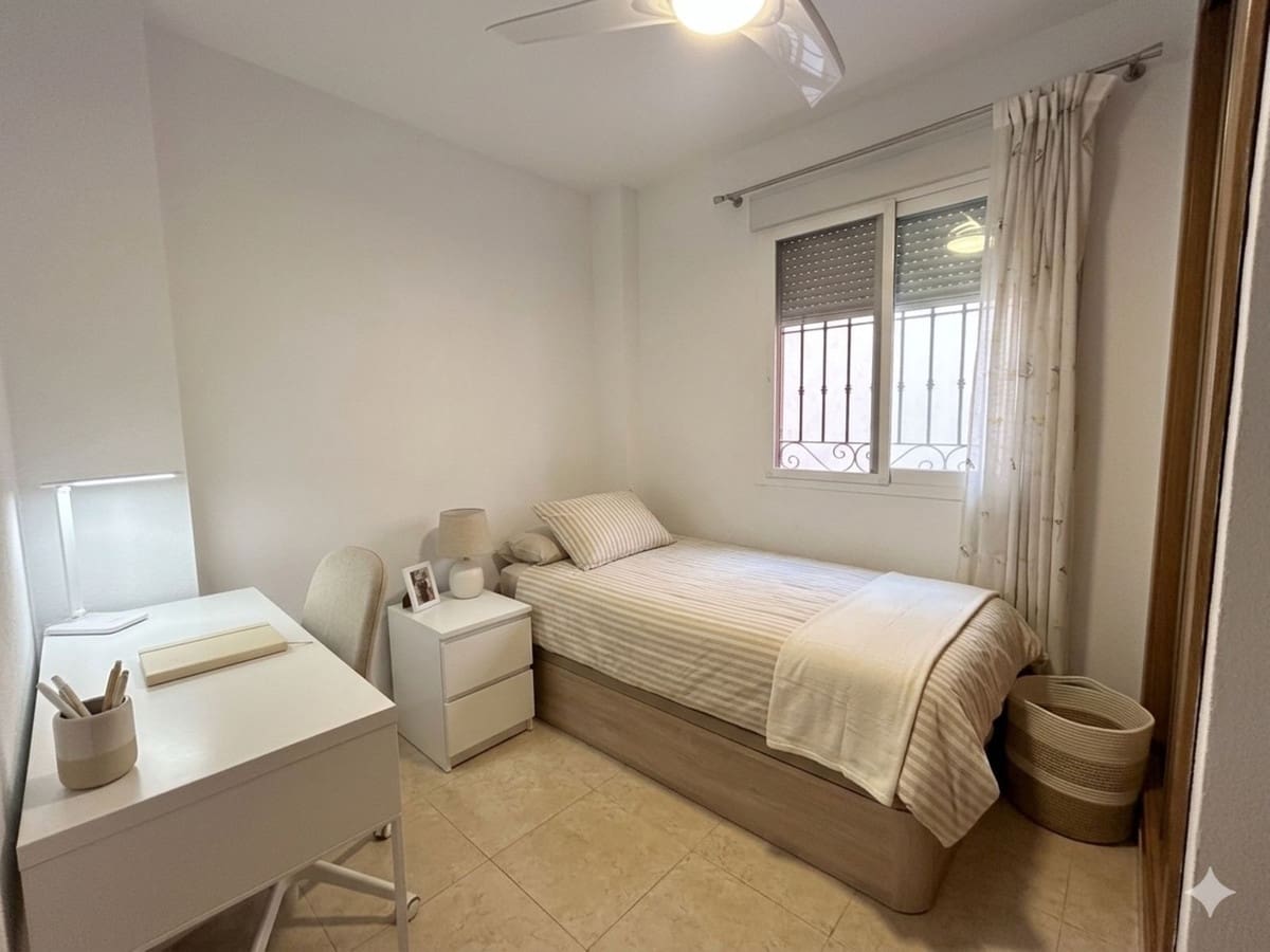 2 bedroom Apartment for sale in Las Lagunas de Mijas - € 249,000 (Ref: 9769124)