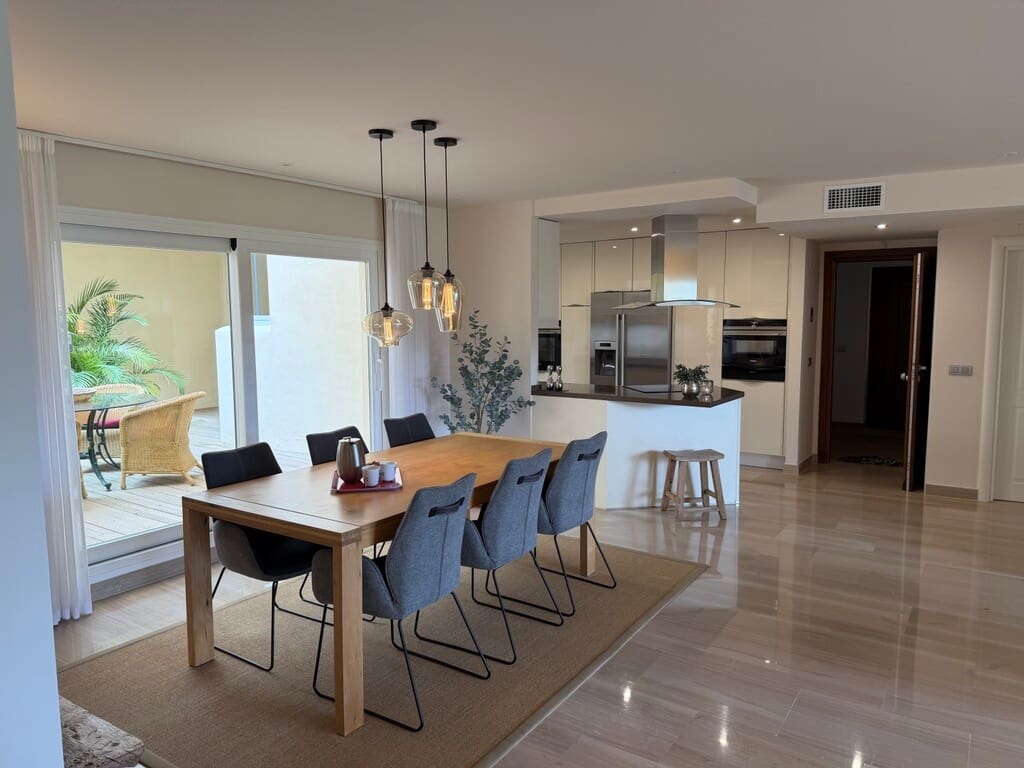 3 soveværelse Lejlighed til salg i Mijas Costa med swimmingpool garage - € 599.000 (Ref: 9769125)