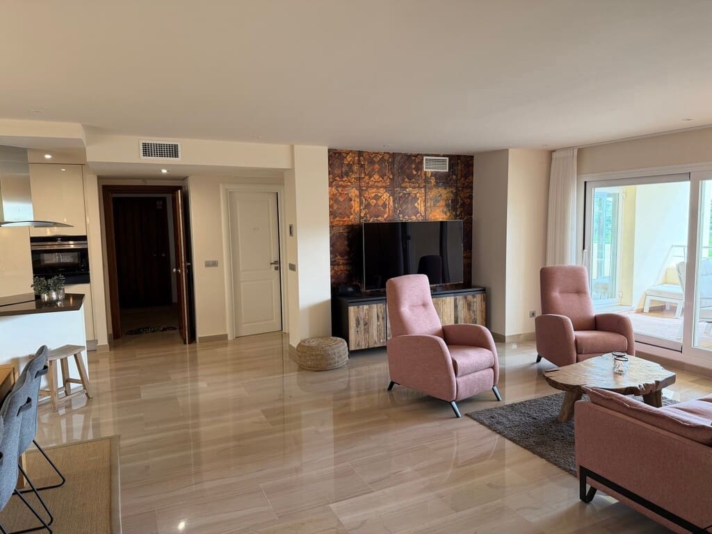 3 soveværelse Lejlighed til salg i Mijas Costa med swimmingpool garage - € 599.000 (Ref: 9769125)