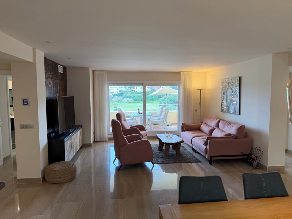 3 soveværelse Lejlighed til salg i Mijas Costa med swimmingpool garage - € 599.000 (Ref: 9769125)