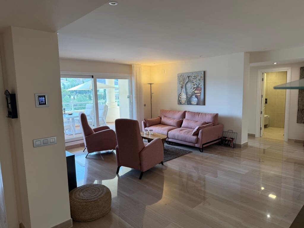 3 soveværelse Lejlighed til salg i Mijas Costa med swimmingpool garage - € 599.000 (Ref: 9769125)