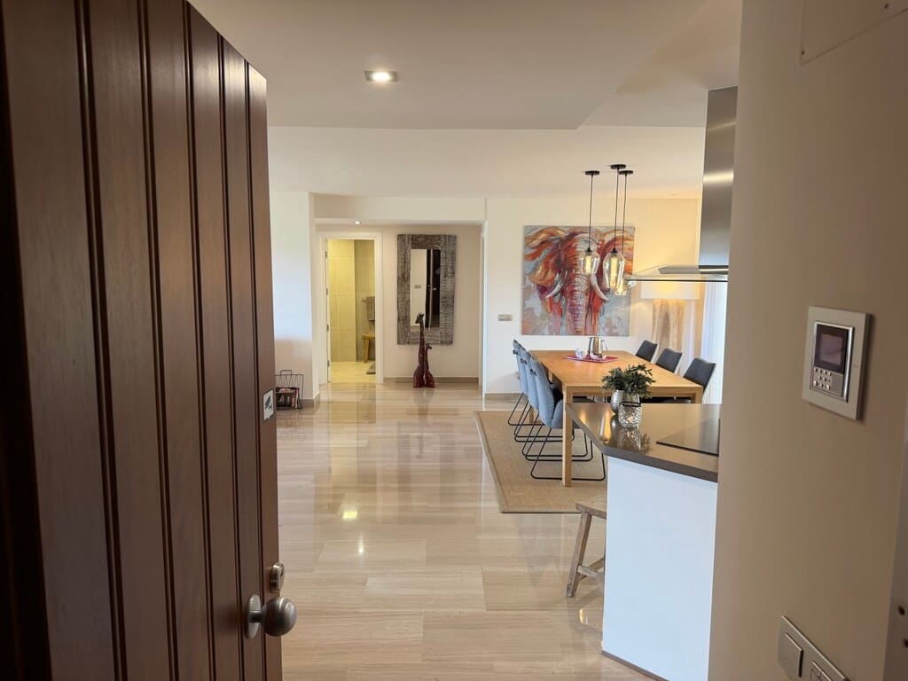 3 soveværelse Lejlighed til salg i Mijas Costa med swimmingpool garage - € 599.000 (Ref: 9769125)