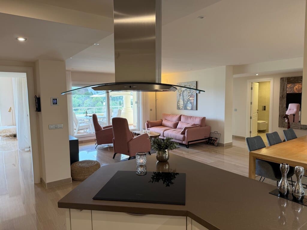 3 soveværelse Lejlighed til salg i Mijas Costa med swimmingpool garage - € 599.000 (Ref: 9769125)