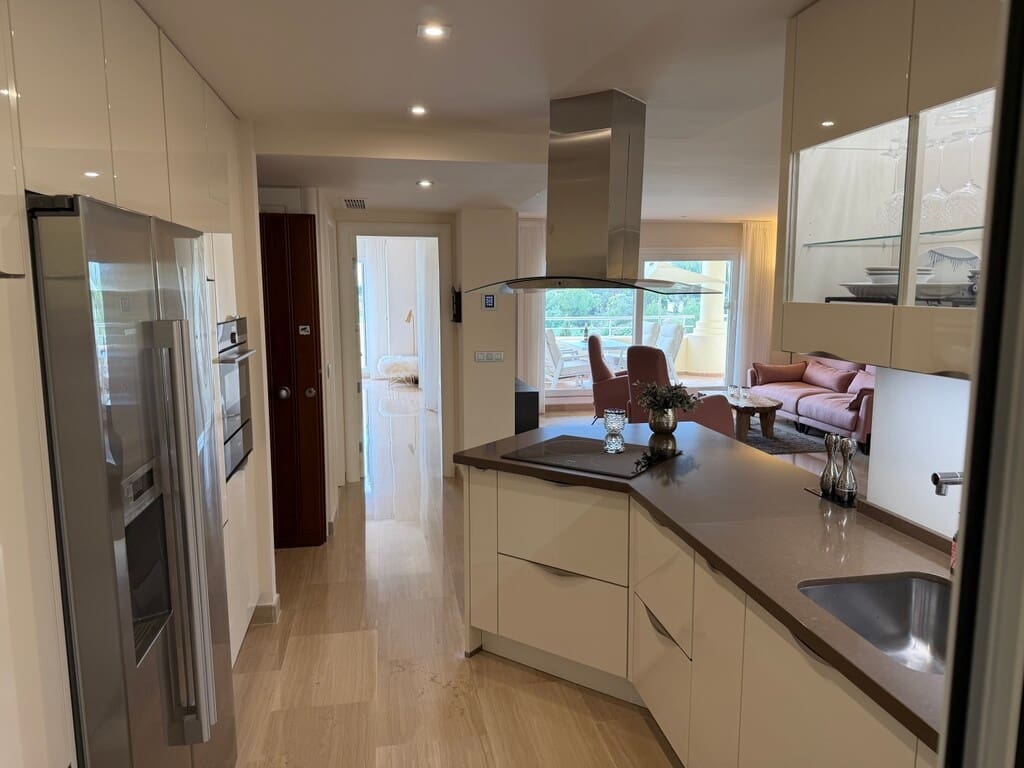 3 soveværelse Lejlighed til salg i Mijas Costa med swimmingpool garage - € 599.000 (Ref: 9769125)