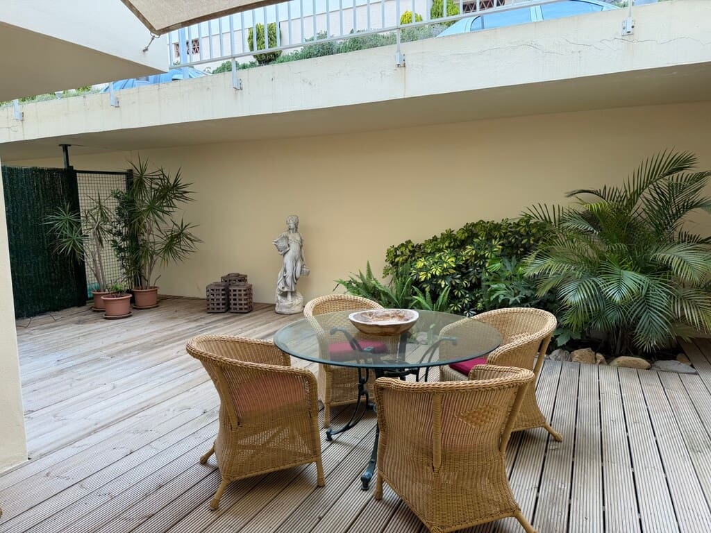 3 soveværelse Lejlighed til salg i Mijas Costa med swimmingpool garage - € 599.000 (Ref: 9769125)