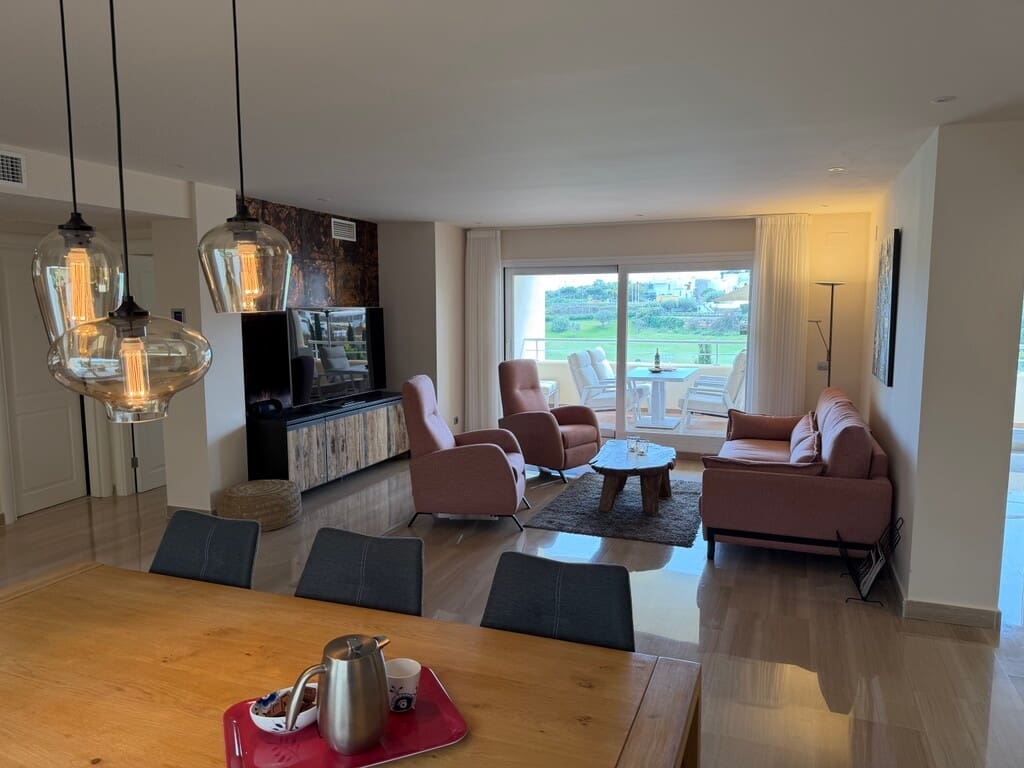 3 soveværelse Lejlighed til salg i Mijas Costa med swimmingpool garage - € 599.000 (Ref: 9769125)