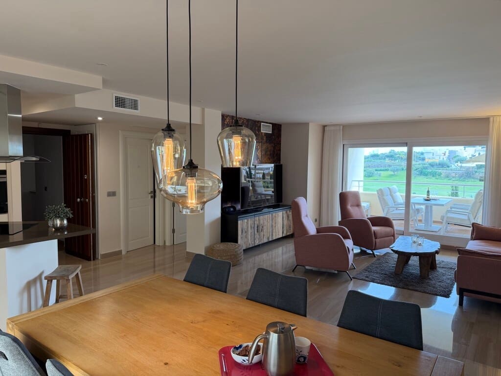 3 soveværelse Lejlighed til salg i Mijas Costa med swimmingpool garage - € 599.000 (Ref: 9769125)