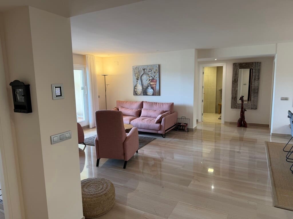 3 soveværelse Lejlighed til salg i Mijas Costa med swimmingpool garage - € 599.000 (Ref: 9769125)