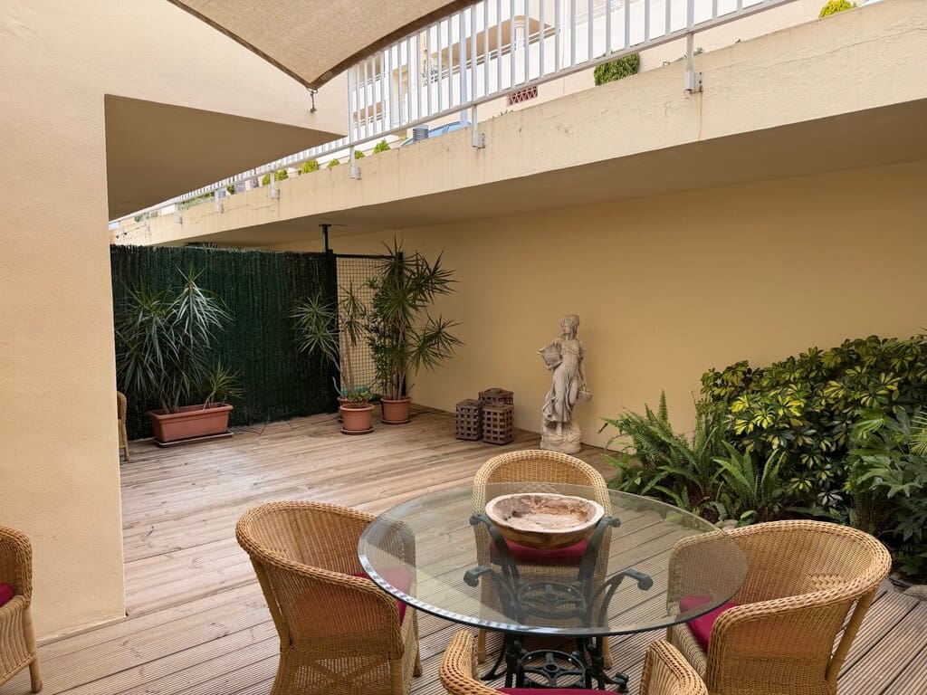 3 soveværelse Lejlighed til salg i Mijas Costa med swimmingpool garage - € 599.000 (Ref: 9769125)