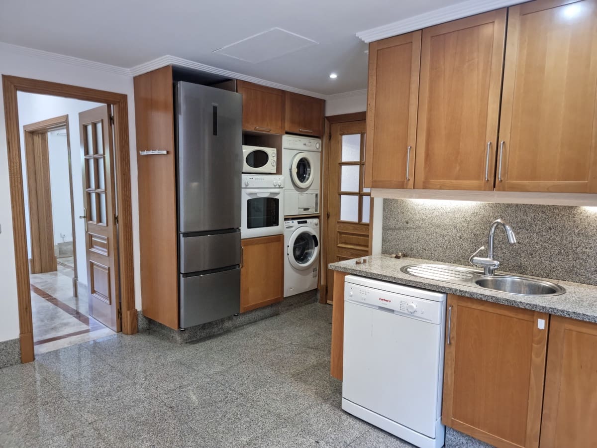 3 soverom Kjedet enebolig til salgs i Marbella med svømmebasseng garasje - € 1 120 000 (Ref: 9769126)