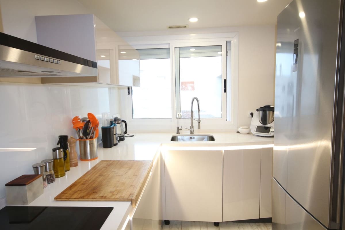 2 bedroom Penthouse for sale in Guadalmina with pool garage - € 467,000 (Ref: 9769127)