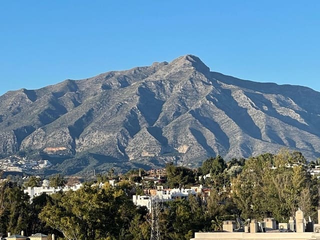 2 bedroom Penthouse for sale in Guadalmina Alta, Marbella with pool garage - € 467,000 (Ref: 9769127)