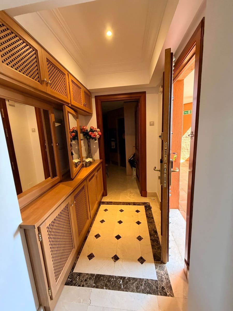 3 chambre Appartement à vendre à New Golden Mile avec piscine garage - 1 200 000 € (Ref: 9769129)