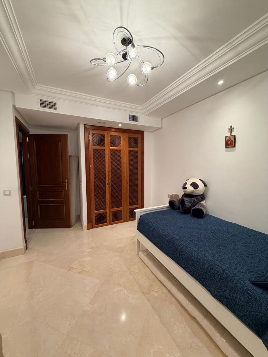 3 chambre Appartement à vendre à New Golden Mile avec piscine garage - 1 200 000 € (Ref: 9769129)