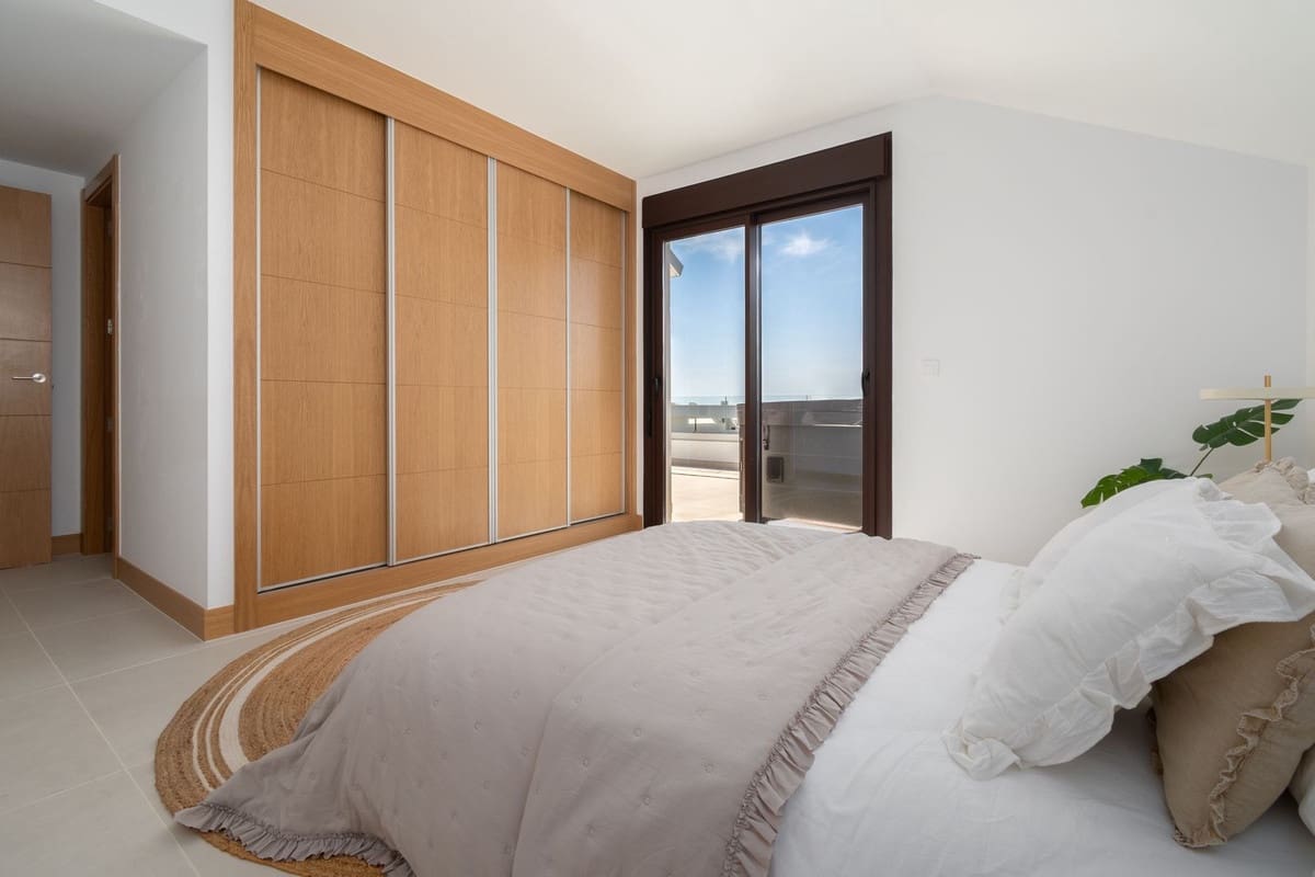 2 sovrum Takvåning till salu i Fuengirola med pool garage - 695 000 € (Ref: 9769130)