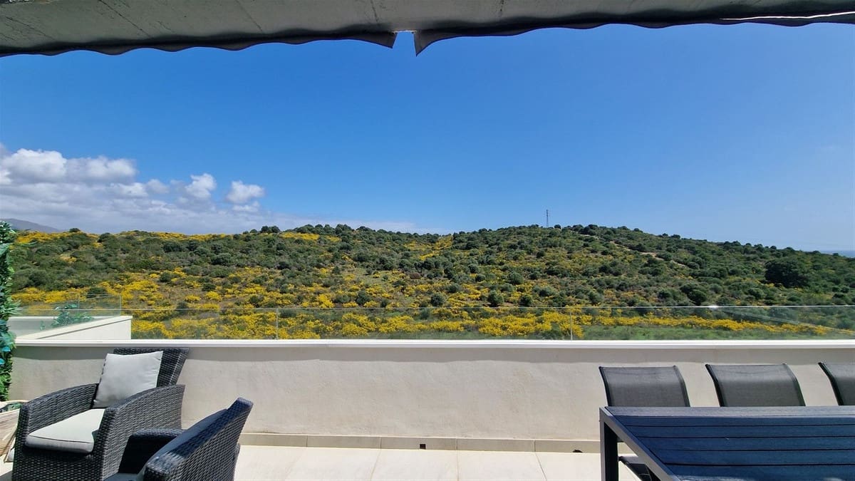 3 makuuhuone Kattohuoneisto myytävänä paikassa Estepona mukana uima-altaan 
autotalli - 575 000 € (Ref: 9769890)