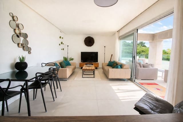 Apartamento de 3 habitaciones en La Cala Golf, Mijas en venta con piscina garaje - 595.000 € (Ref: 9771906)