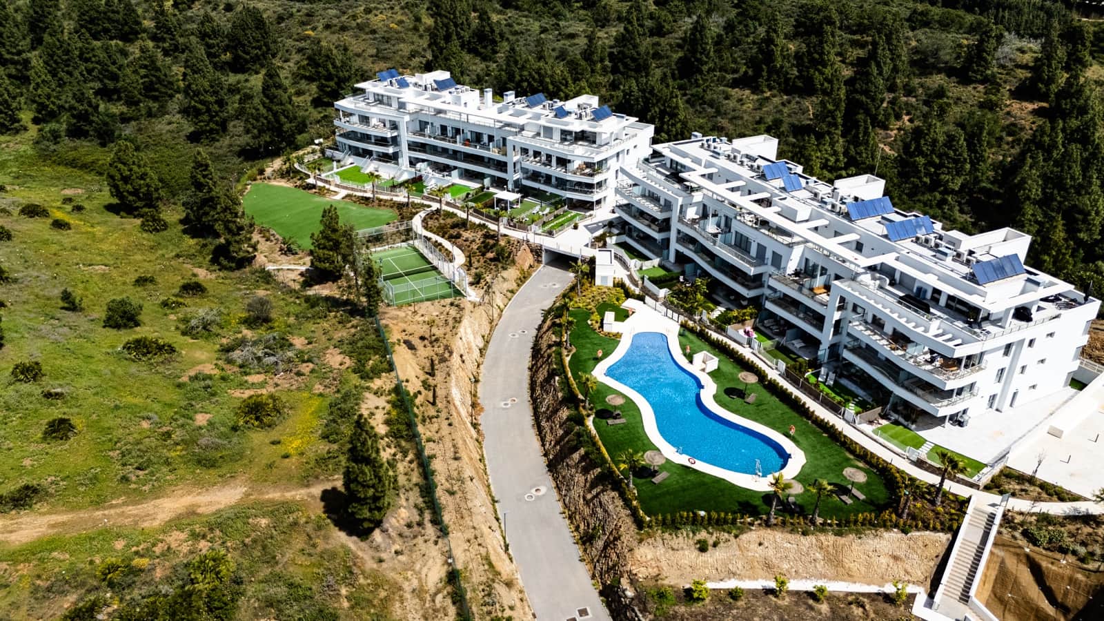 2 bedroom Apartment for sale in Mijas with pool garage - € 475,000 (Ref: 9771946)