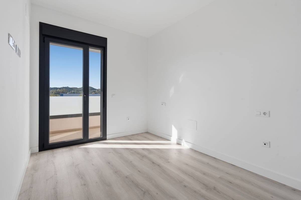 2 bedroom Apartment for sale in Las Lagunas de Mijas with pool garage - € 278,000 (Ref: 9776851)