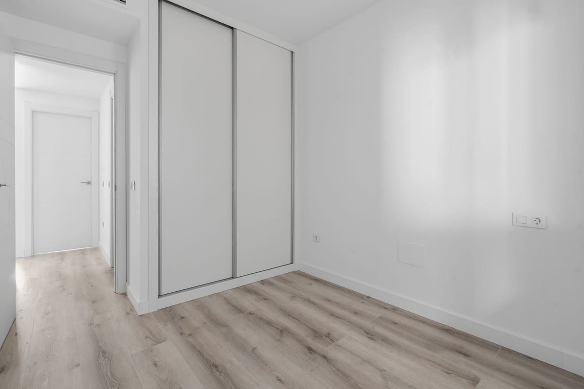 2 bedroom Apartment for sale in Las Lagunas de Mijas with pool garage - € 278,000 (Ref: 9776851)