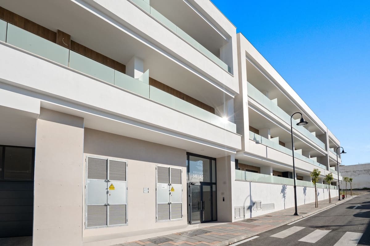 2 bedroom Apartment for sale in Las Lagunas de Mijas with pool garage - € 278,000 (Ref: 9776851)