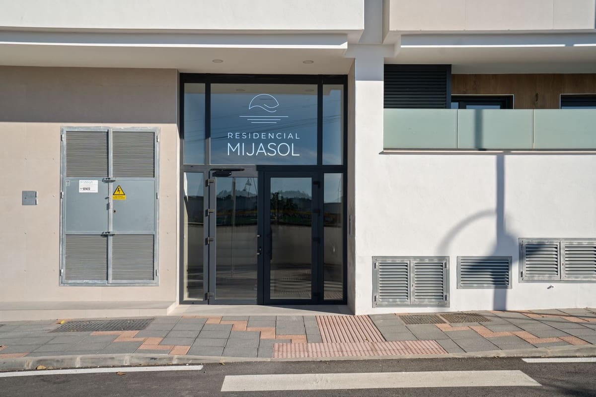 2 bedroom Apartment for sale in Las Lagunas de Mijas with pool garage - € 278,000 (Ref: 9776851)