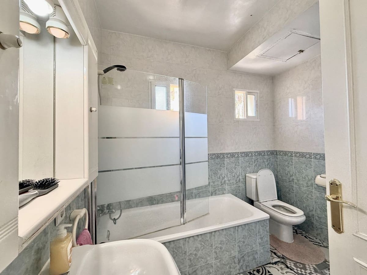 3 slaapkamer Appartement te koop in Fuengirola met garage - € 279.000 (Ref: 9776852)