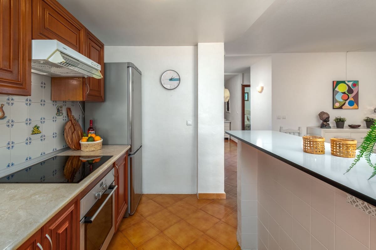 2 soverom Leilighet til salgs i Fuengirola med svømmebasseng garasje - € 290 000 (Ref: 9776973)