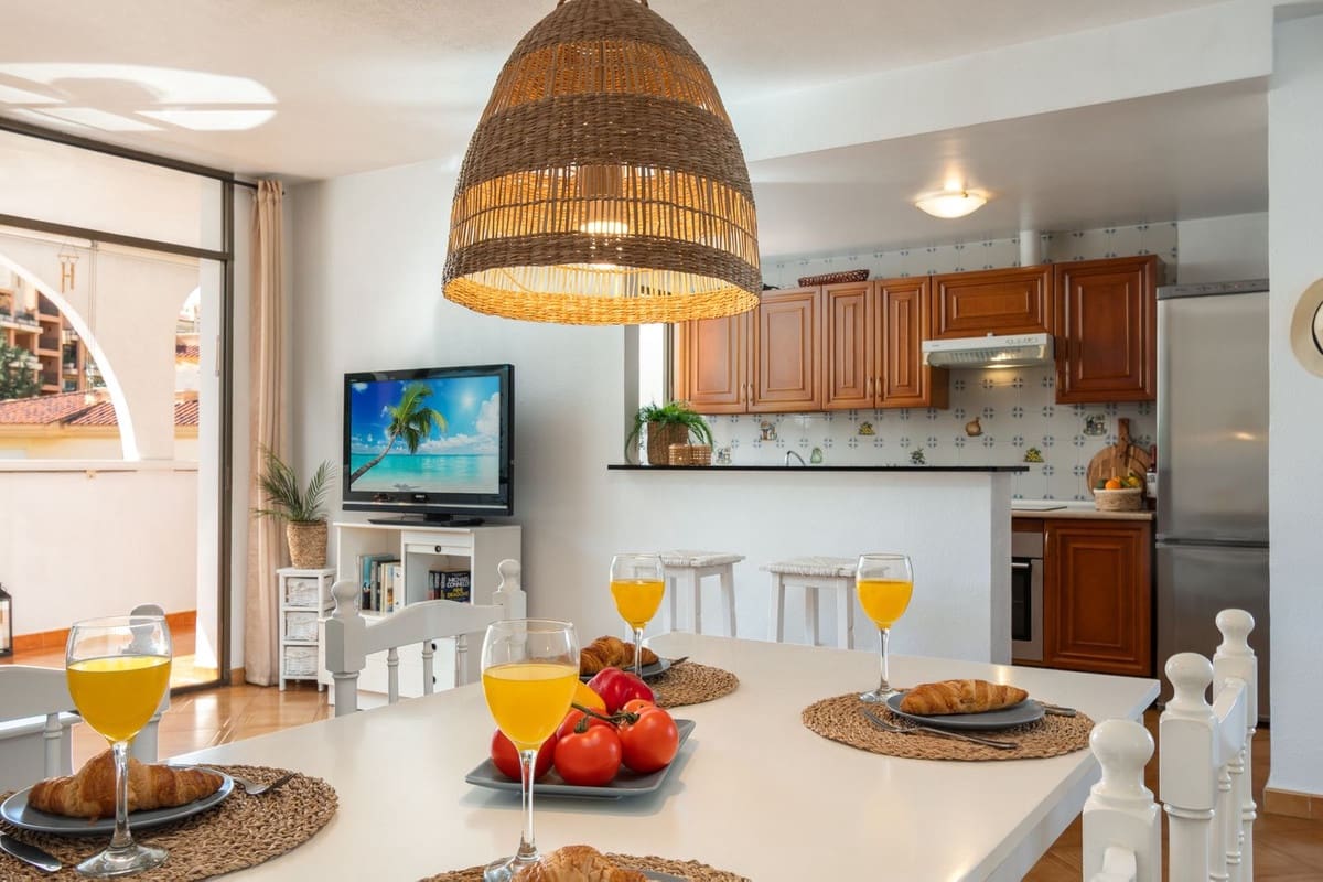 2 soverom Leilighet til salgs i Fuengirola med svømmebasseng garasje - € 290 000 (Ref: 9776973)