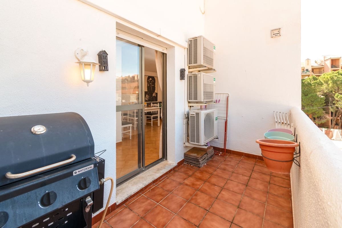 2 soverom Leilighet til salgs i Fuengirola med svømmebasseng garasje - € 290 000 (Ref: 9776973)