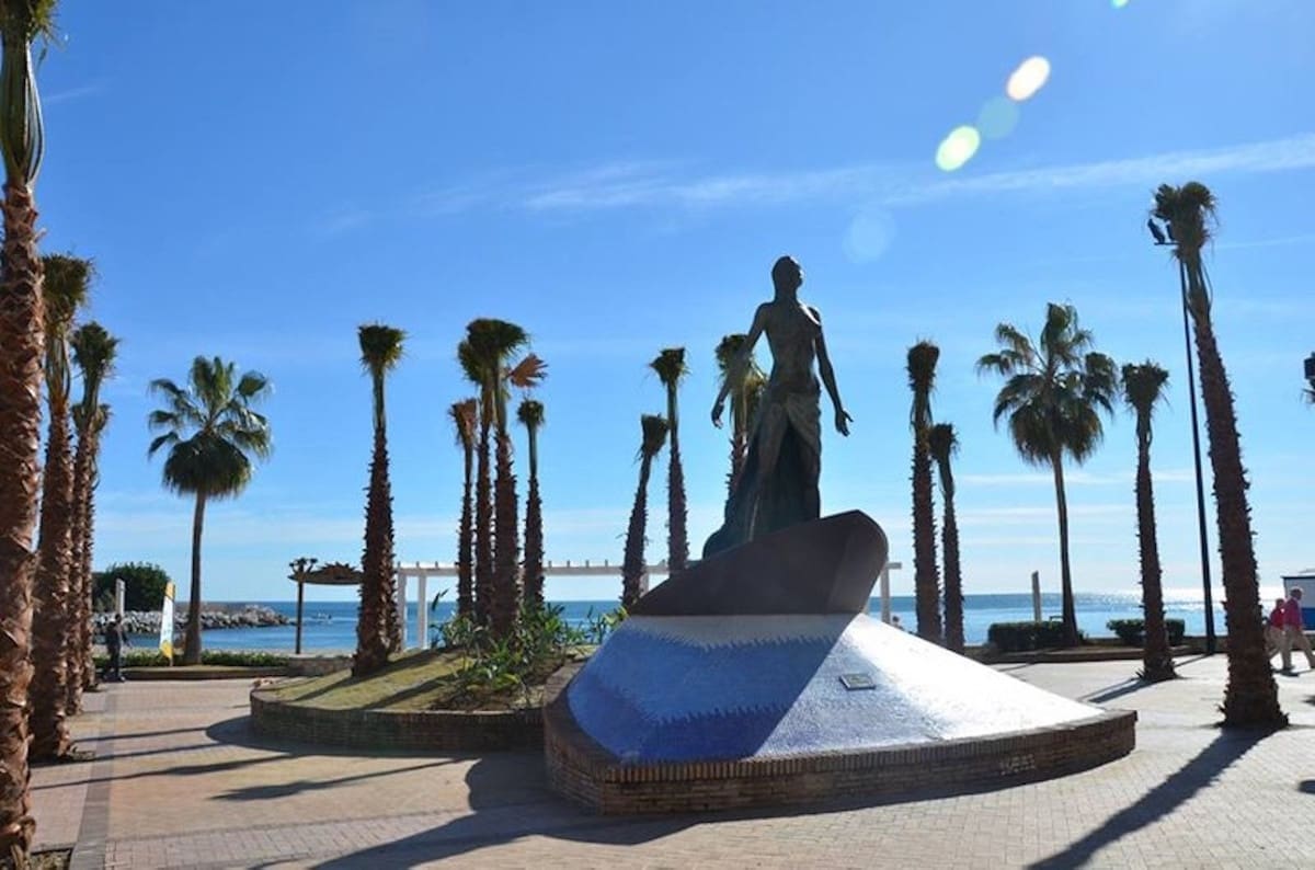 2 soverom Leilighet til salgs i Fuengirola med svømmebasseng garasje - € 290 000 (Ref: 9776973)