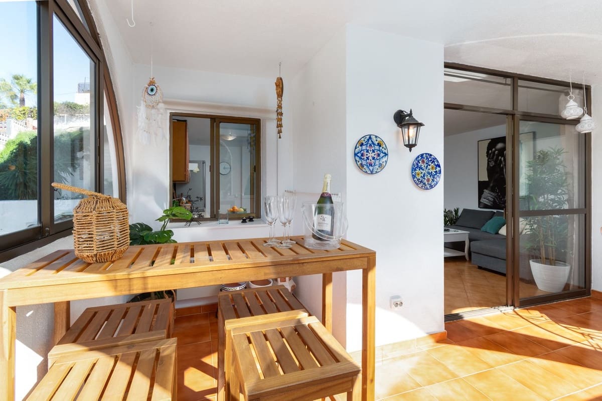 2 soverom Leilighet til salgs i Fuengirola med svømmebasseng garasje - € 290 000 (Ref: 9776973)