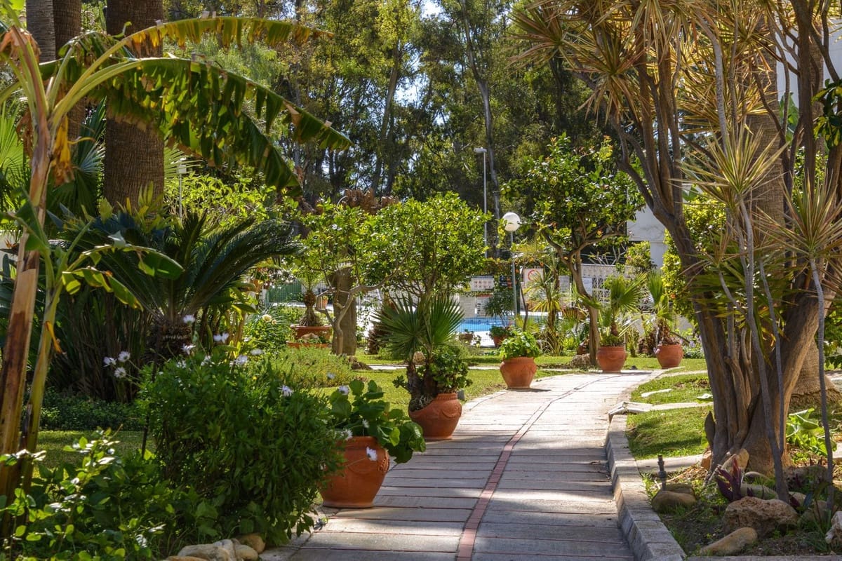 2 soverom Leilighet til salgs i Fuengirola med svømmebasseng garasje - € 290 000 (Ref: 9776973)