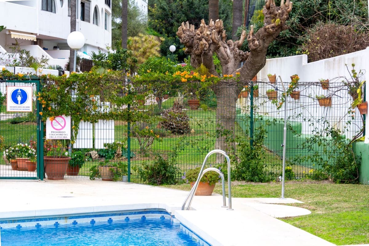 2 soverom Leilighet til salgs i Fuengirola med svømmebasseng garasje - € 290 000 (Ref: 9776973)