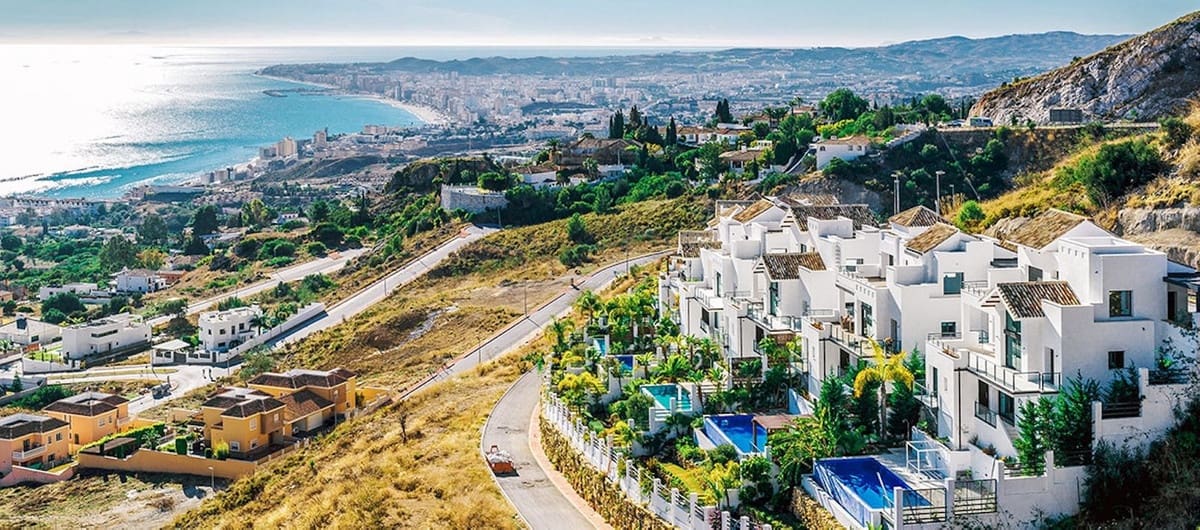 2 soverom Leilighet til salgs i Fuengirola med svømmebasseng garasje - € 290 000 (Ref: 9776973)