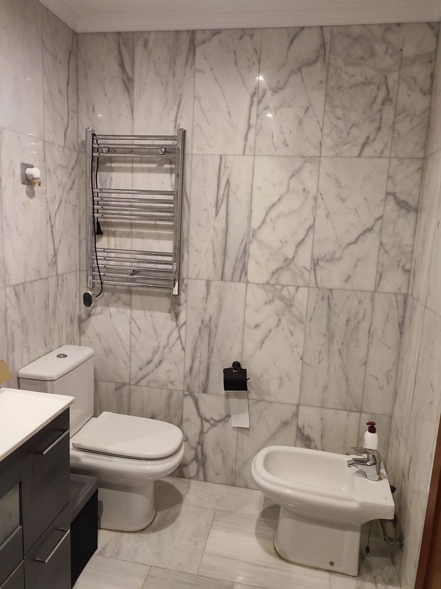 2 slaapkamer Penthouse te koop in Benahavis met zwembad garage - € 290.000 (Ref: 9776987)