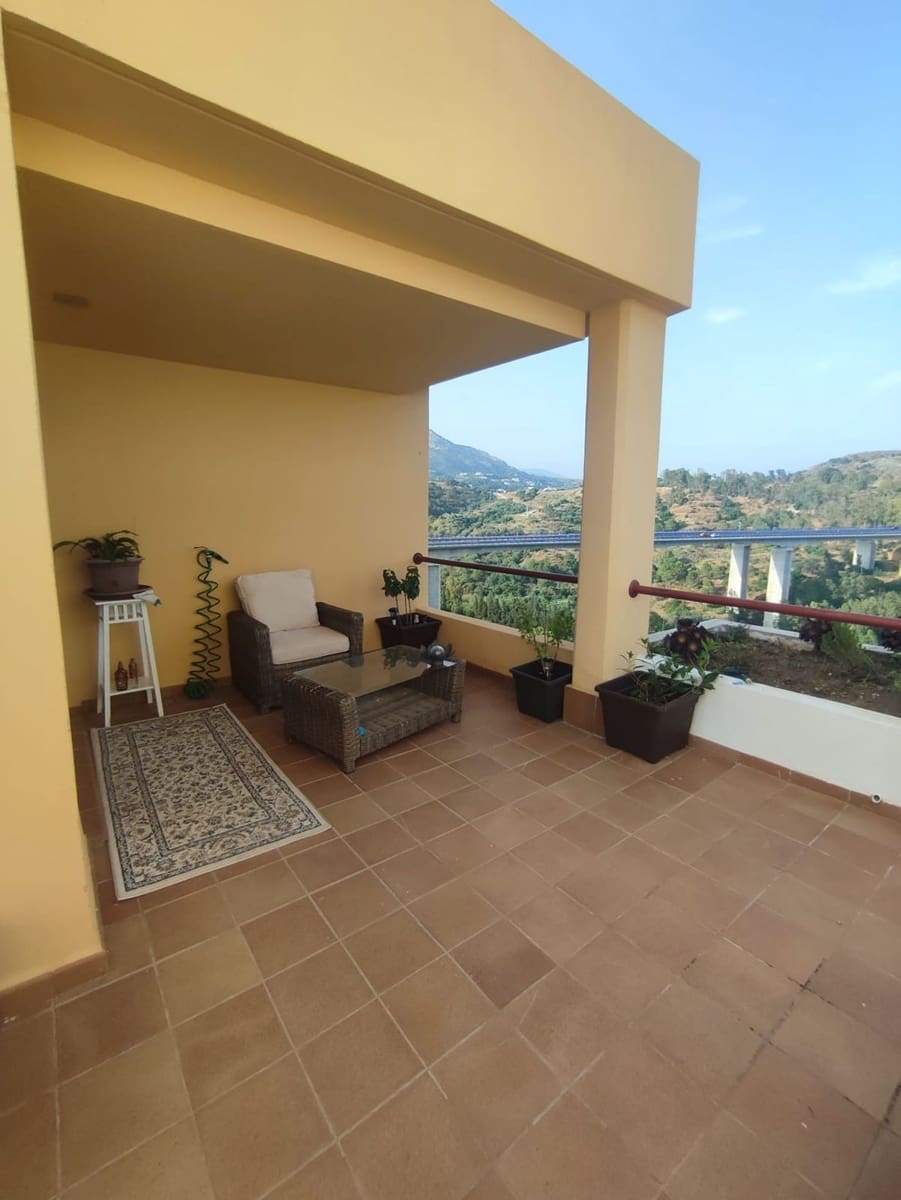 2 slaapkamer Penthouse te koop in Benahavis met zwembad garage - € 290.000 (Ref: 9776987)