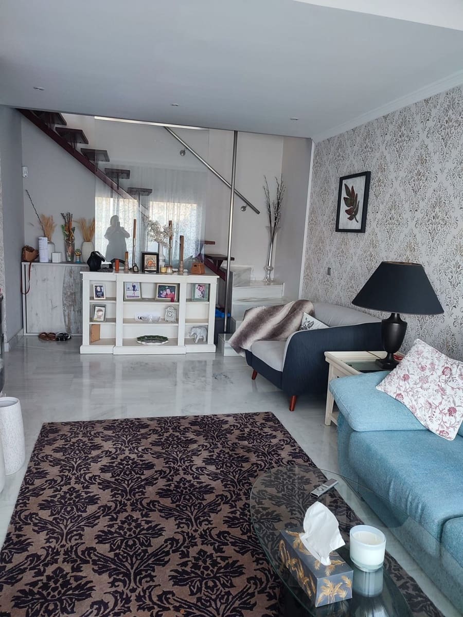 2 slaapkamer Penthouse te koop in Benahavis met zwembad garage - € 290.000 (Ref: 9776987)