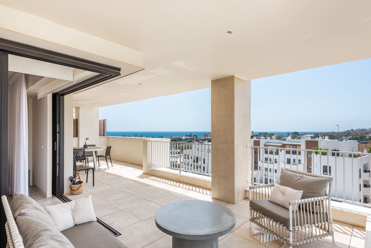 4 soveværelse Lejlighed til salg i La Cala de Mijas med garage - € 935.000 (Ref: 9778545)