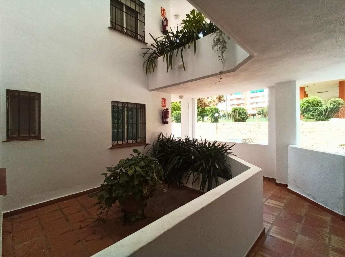 2 soveværelse Lejlighed til salg i Torremolinos med swimmingpool garage - € 314.000 (Ref: 9782047)