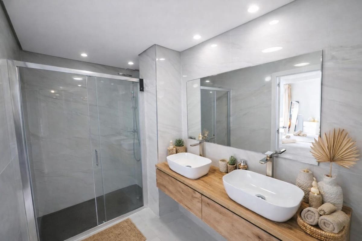 2 soverom Leilighet til salgs i New Golden Mile med svømmebasseng garasje - € 479 000 (Ref: 9782050)